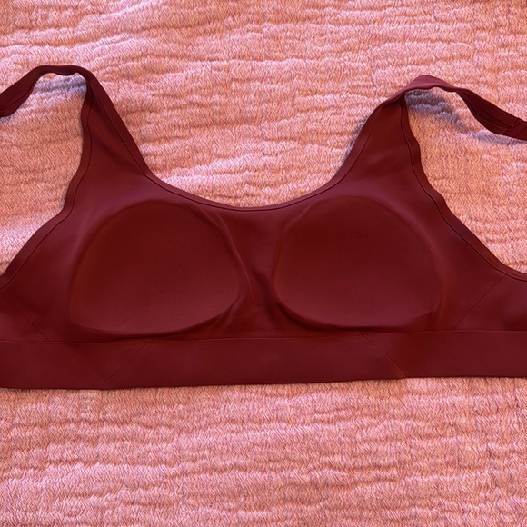 lululemon in alignment straight strap bra in mulled wine - Picture 4 of 5
